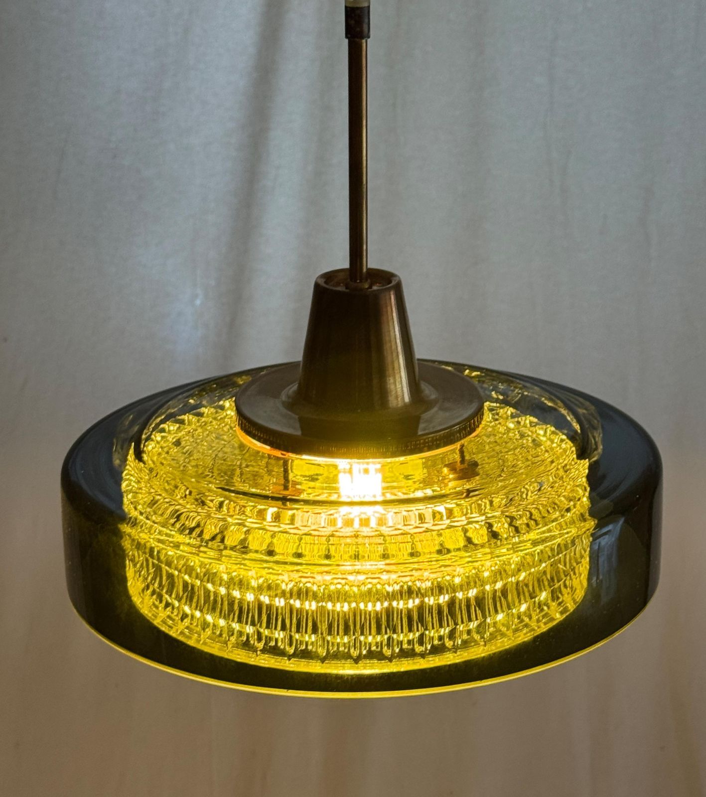 photo buy Rotonda Hanglamp in Groen en Geperst Glas van Carl Fagerlund