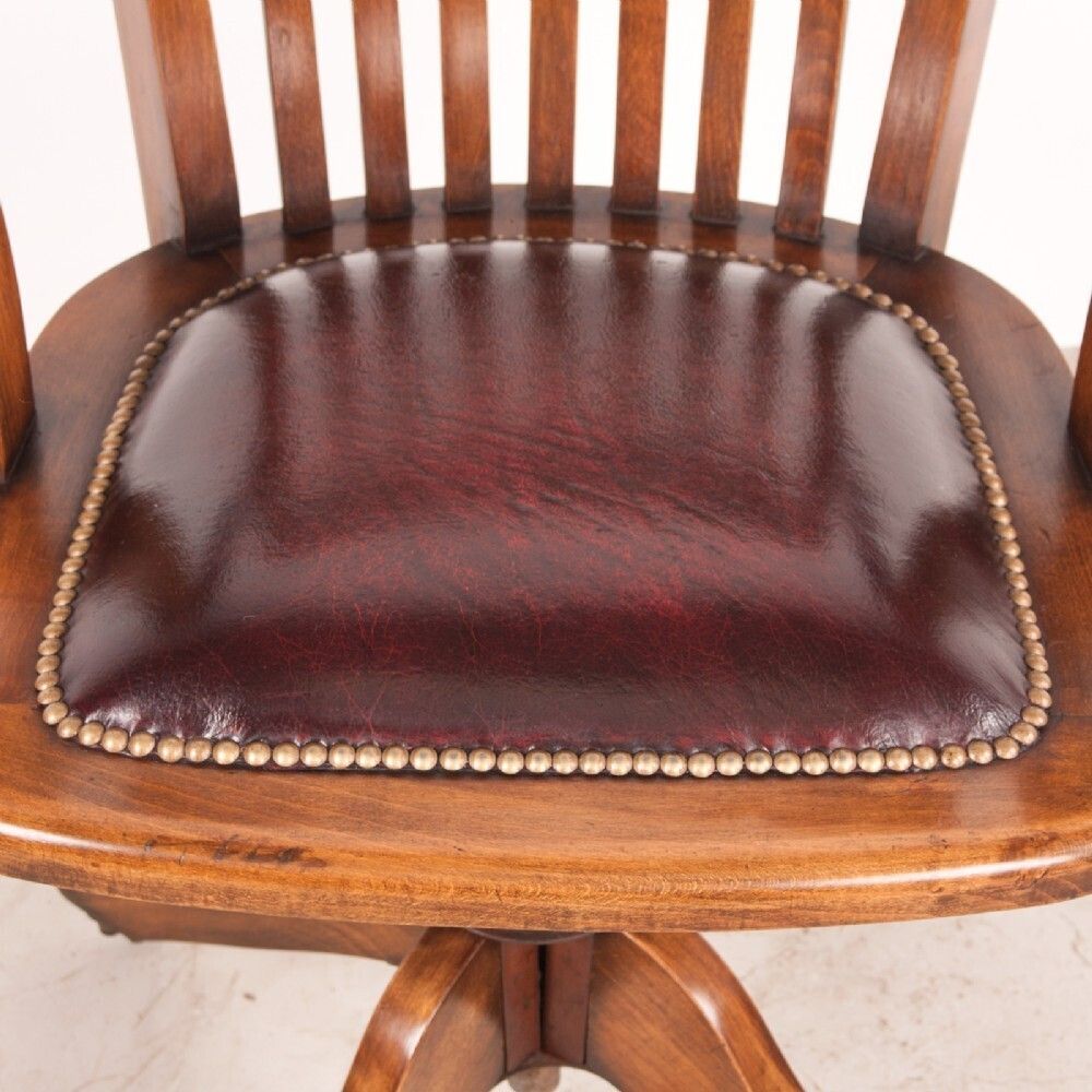 550.0 Revolving Height Adjustable Beech Office Desk Chair photo