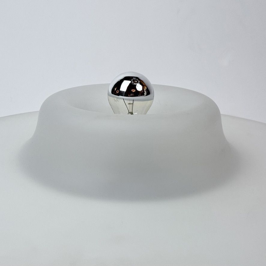 Eind 20e eeuw, witte Space Age Murano wandlamp van Pierre Cardin voor Venini photo vinterior