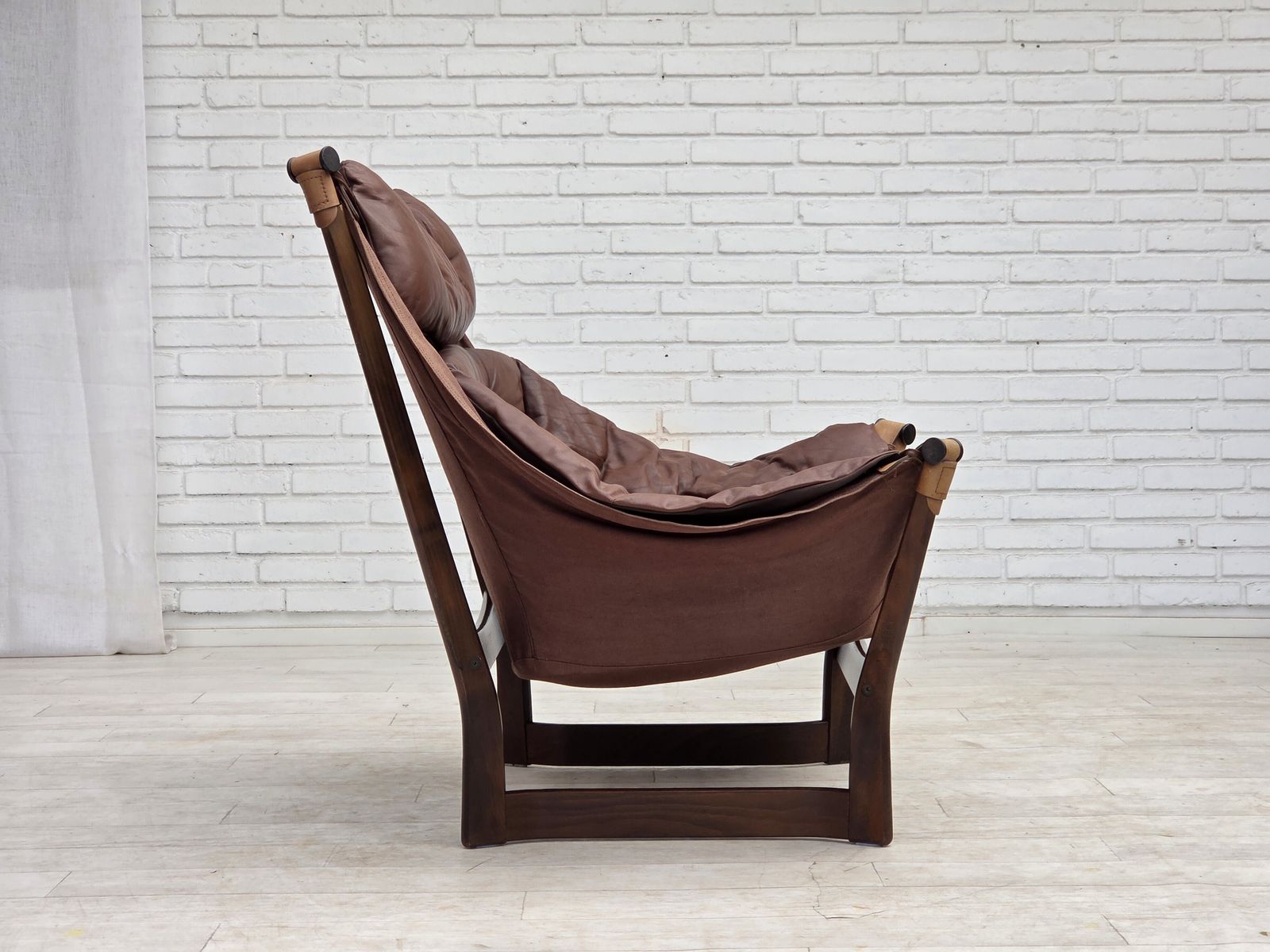 photo vinterior Ca. jaren 1970, Noors design van Tormod Alnaes, "Trega" loungestoel.