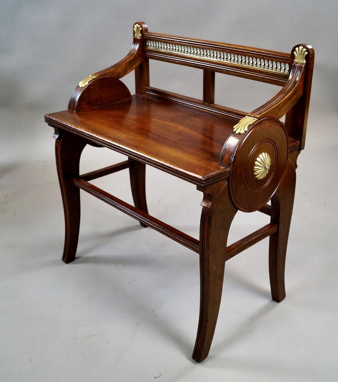 Mahogany Jas Shoolbred Bank, uitstekende staat photo furniture