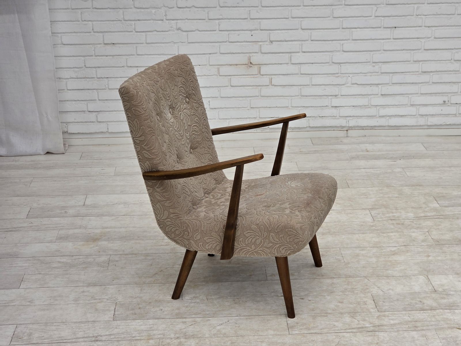 Ca. jaren 1960, Deense fauteuil, meubelwol, beukenhout. photo furniture