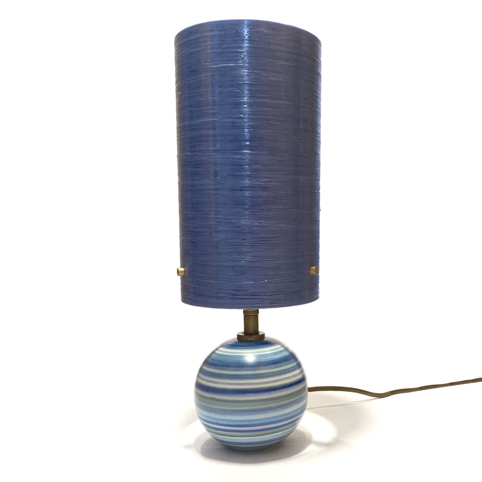 Jersey Pottery handgeschilderde tafellamp met blauwe glasvezellampenkap