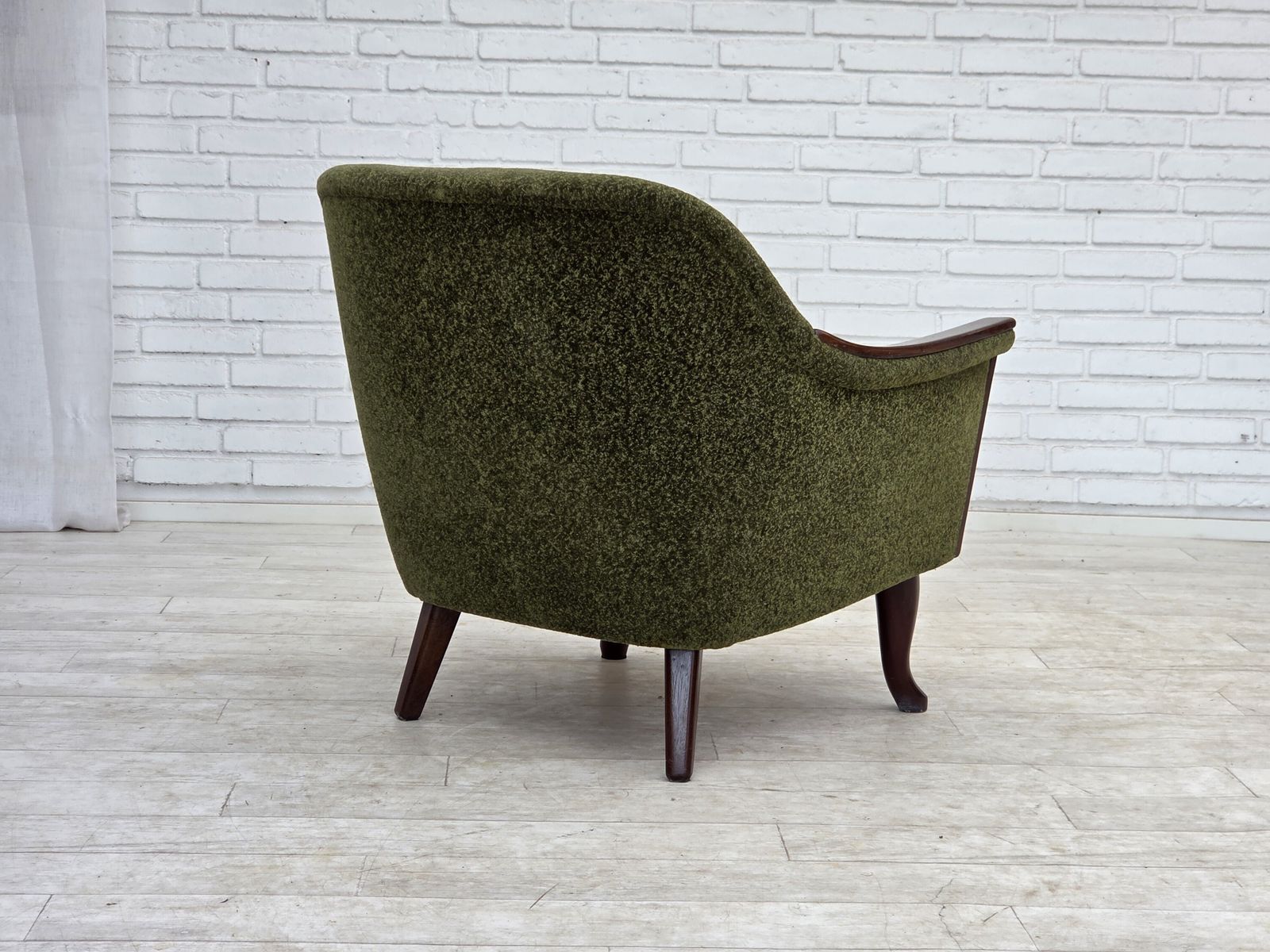 950.0 Jaren 1970, Noorse fauteuil, groen meubelstof, teakhout photo