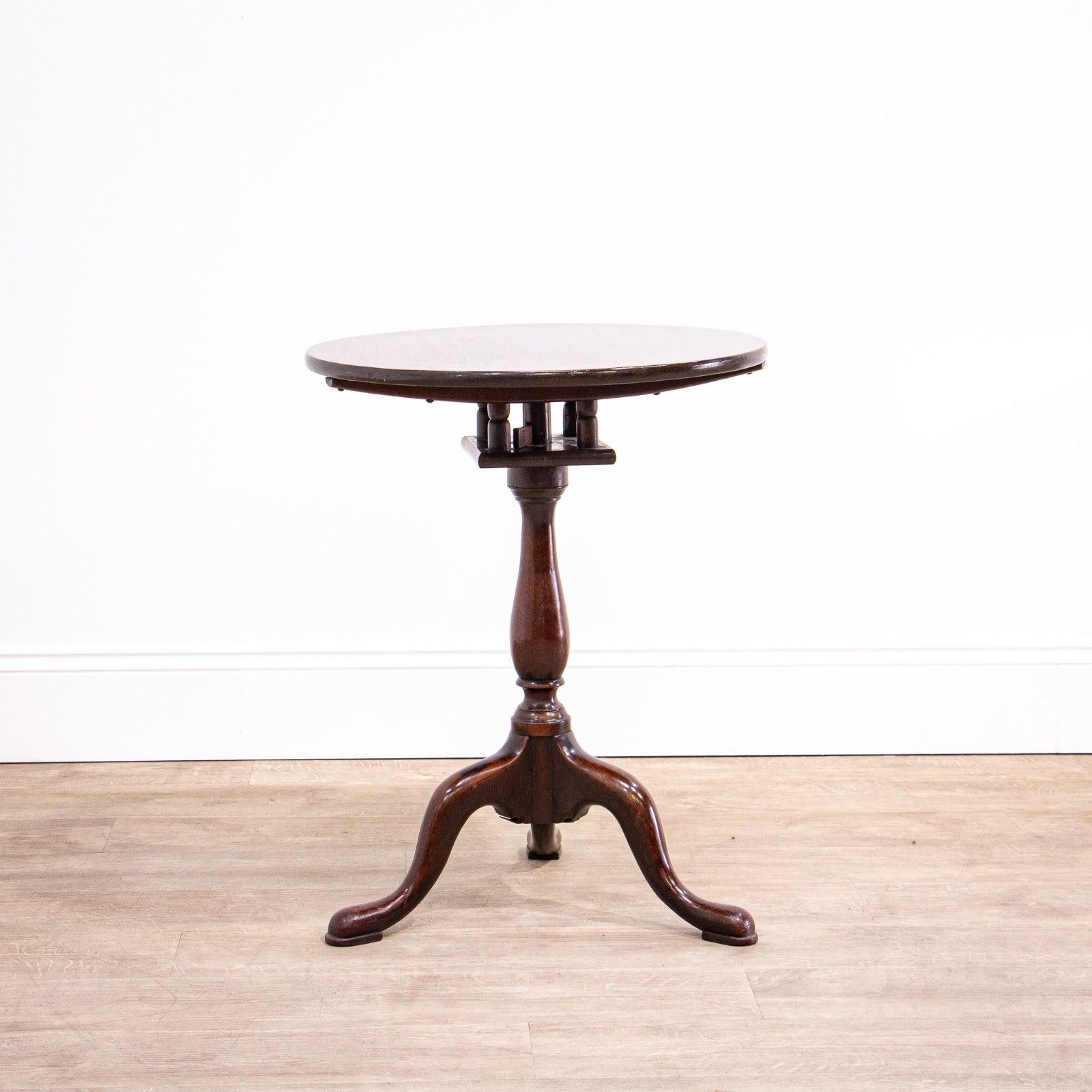 Georgian Mahogany Tilt Top Table With Birdcage Mechanism