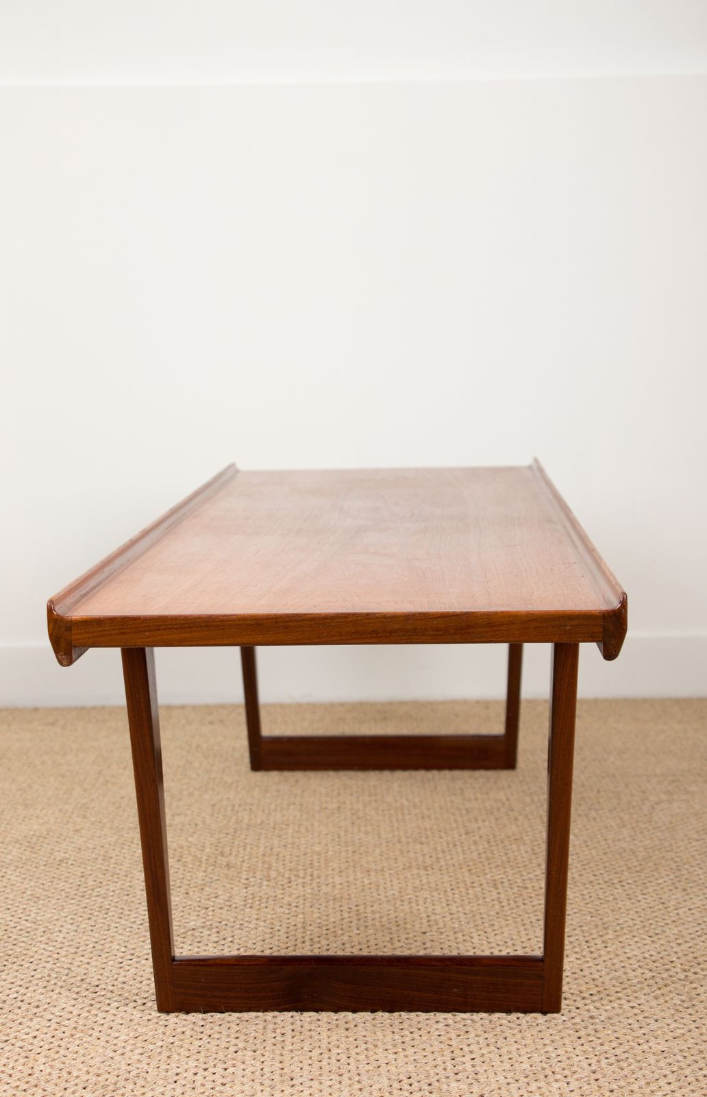 Grande table basse danoise en teck, par Peter Lovig Nielsen, 1960. photo vinterior