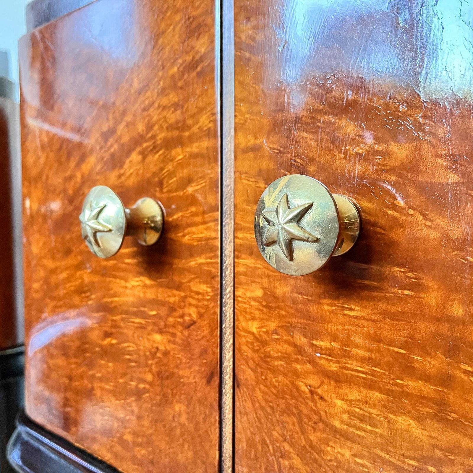 Pair Of Italian Mid Century Burl Mahogany Bedside Cabinets photo vintage