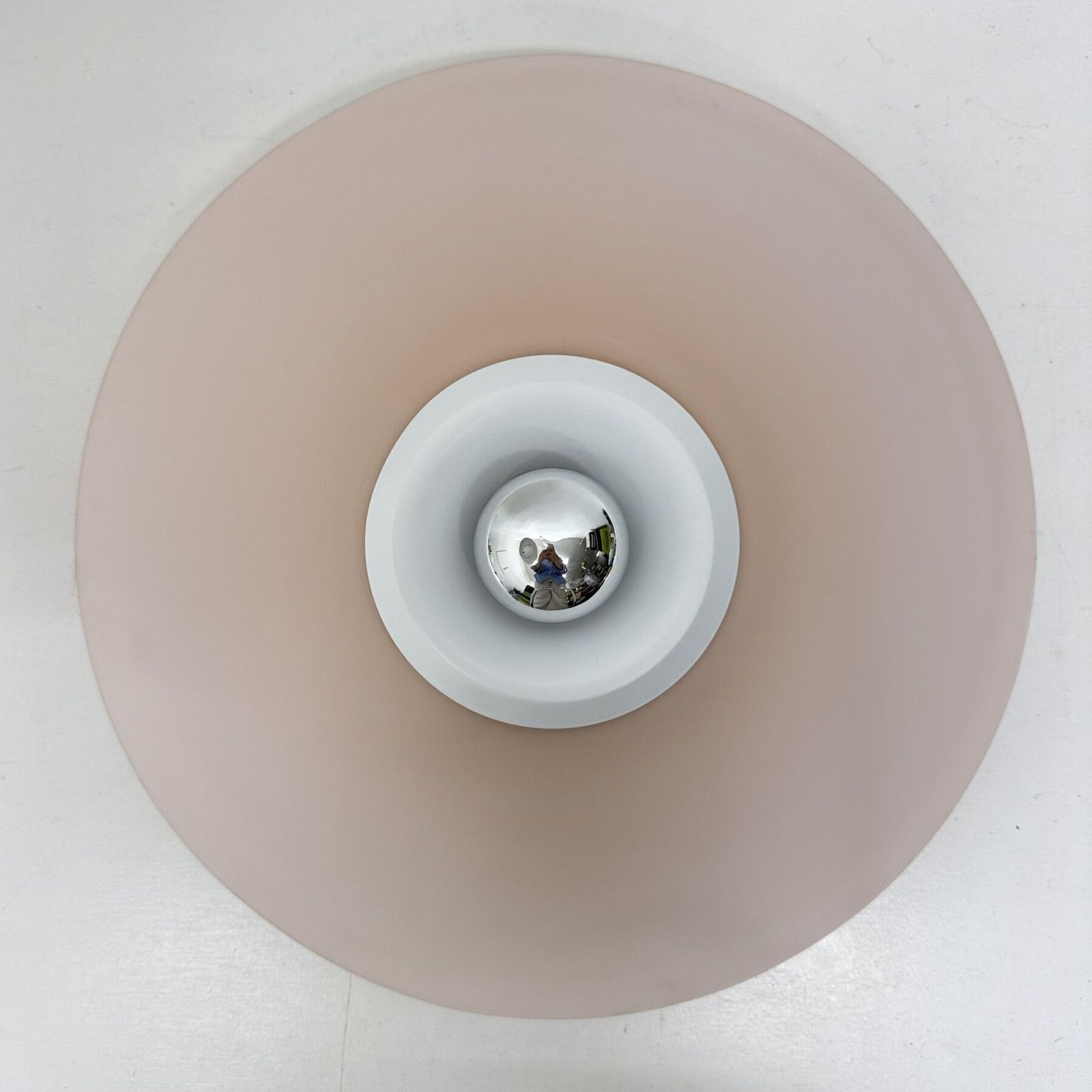 photo furniture Postmodern Italiaanse wandlamp van roze glas, jaren 1980