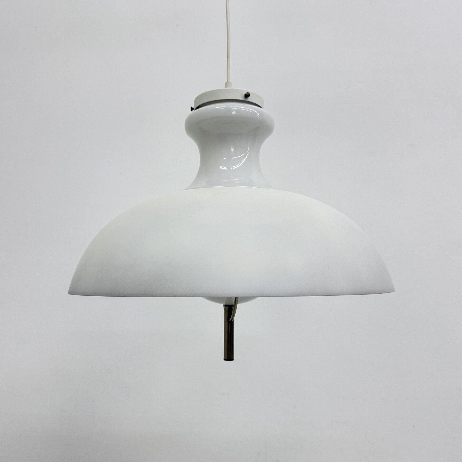 Vintage glazen hanglamp met metalen kap, minimalistisch design, jaren 1970 photo buy