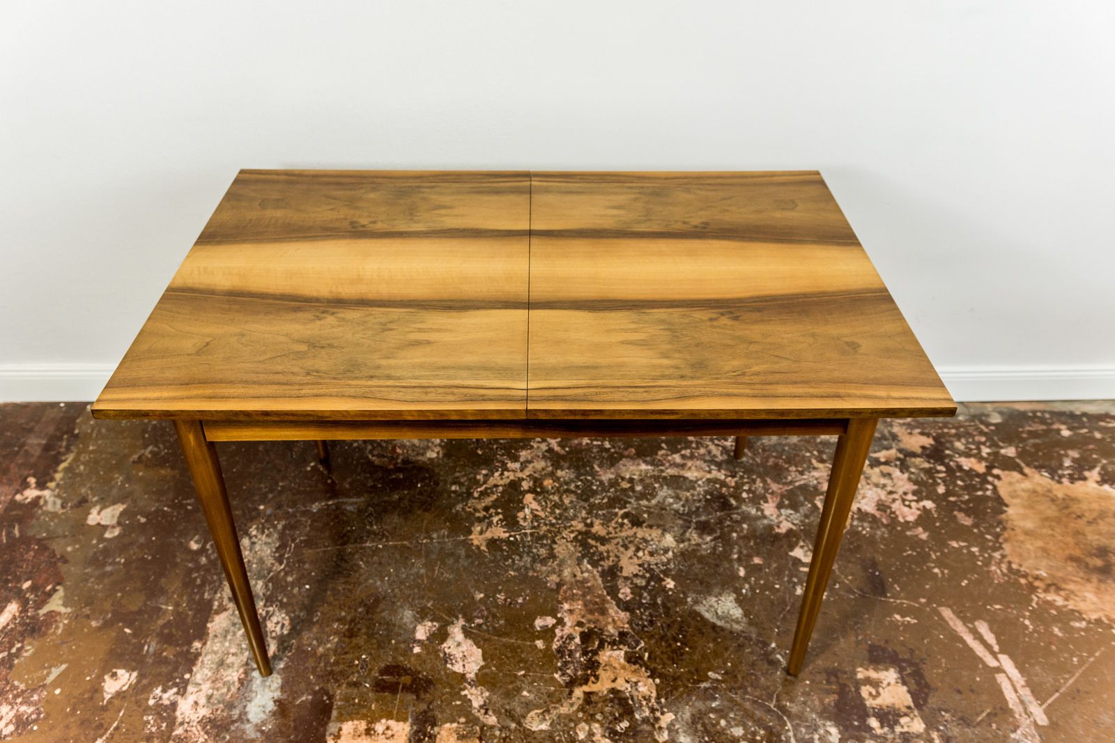 Mid-Century uitschuifbare eettafel in walnoot, jaren 1960 photo buy