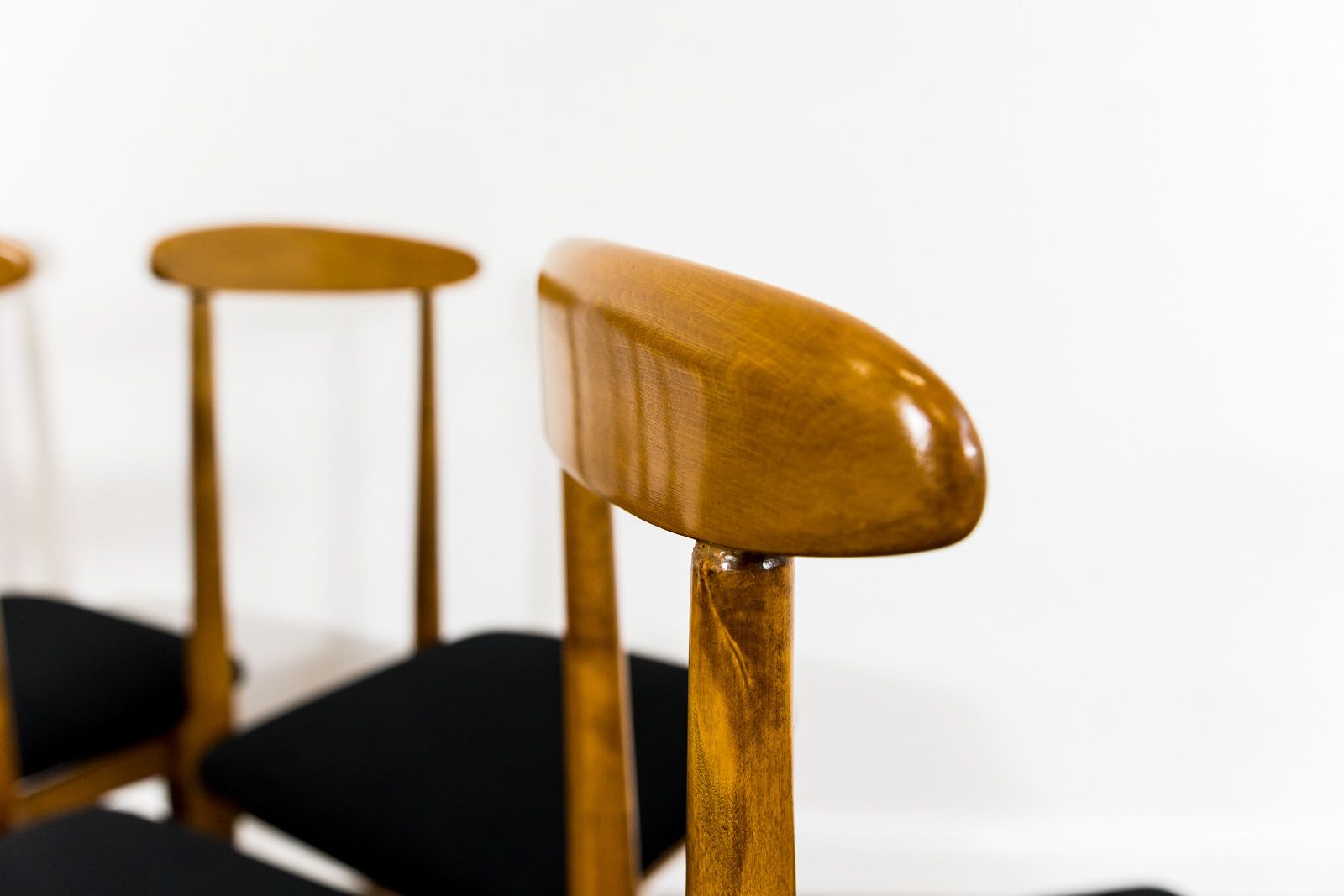 photo buy Mid-Century eetkamerstoelen van Bernard Malendowicz, Polen, jaren 1960, set van 6