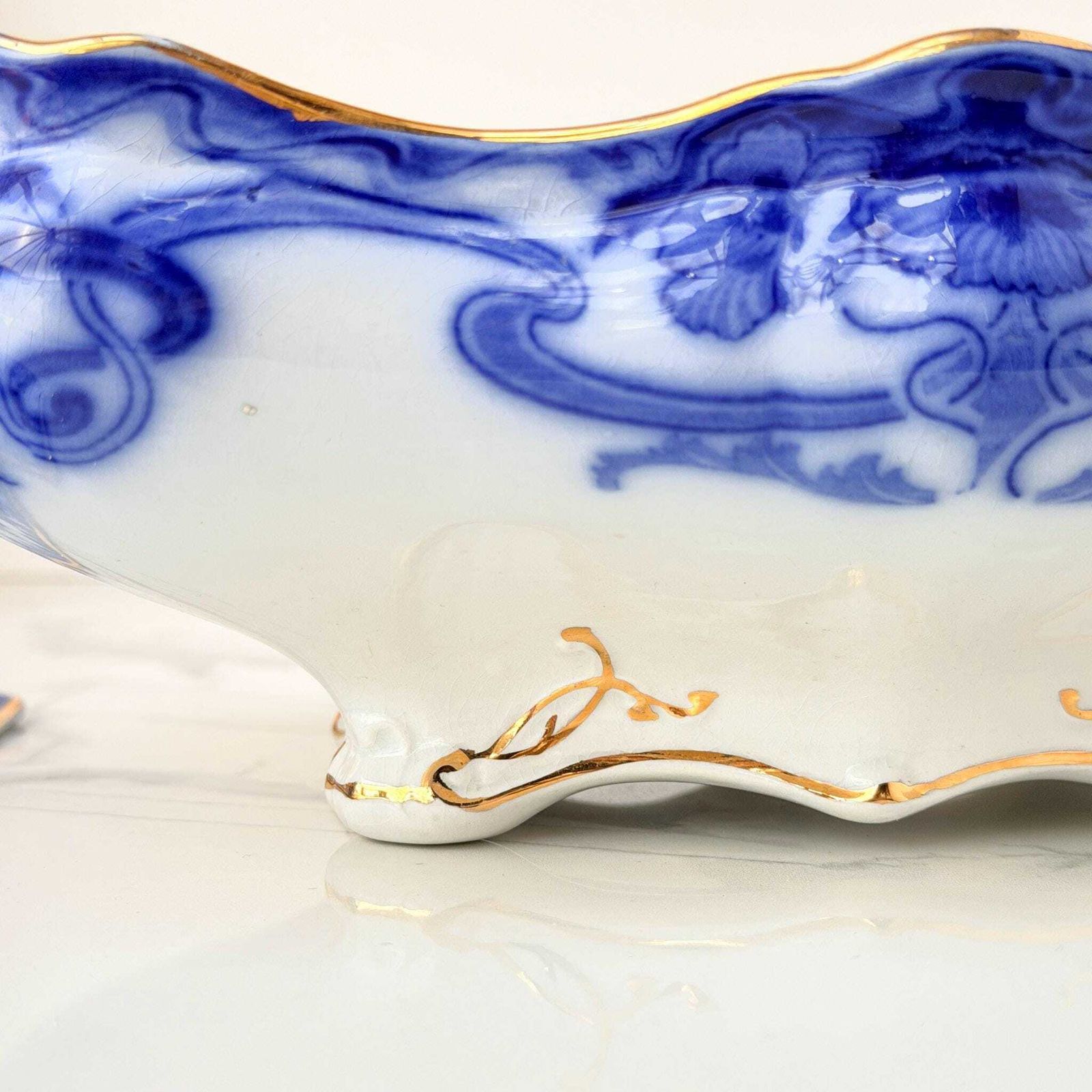 photo vinterior Antieke Burleigh blauw-wit terrine, Art Nouveau met vergulde details, 1903