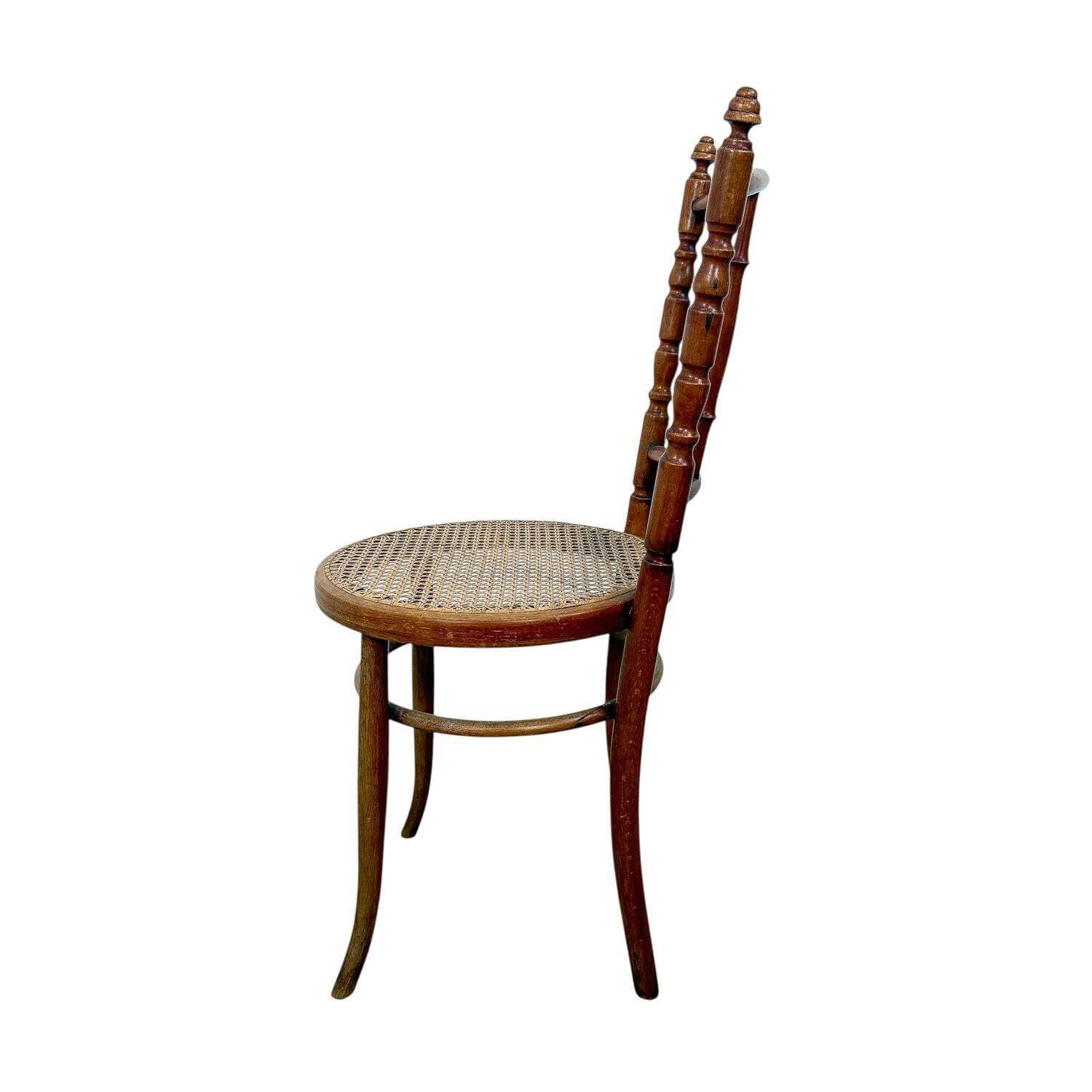 Set van vier antieke gebogen houten caféstoel Thonet photo 632.0