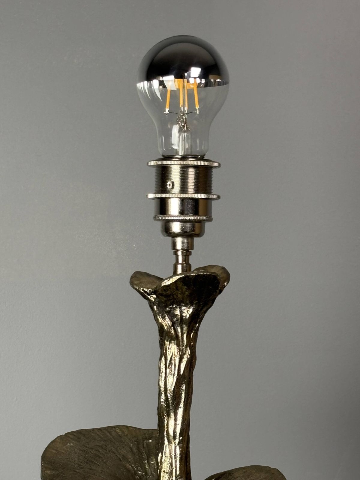 Lampe de table en laiton massif argenté avec abat-jour en tissu cocon, sur mesure, années 1970 photo buy