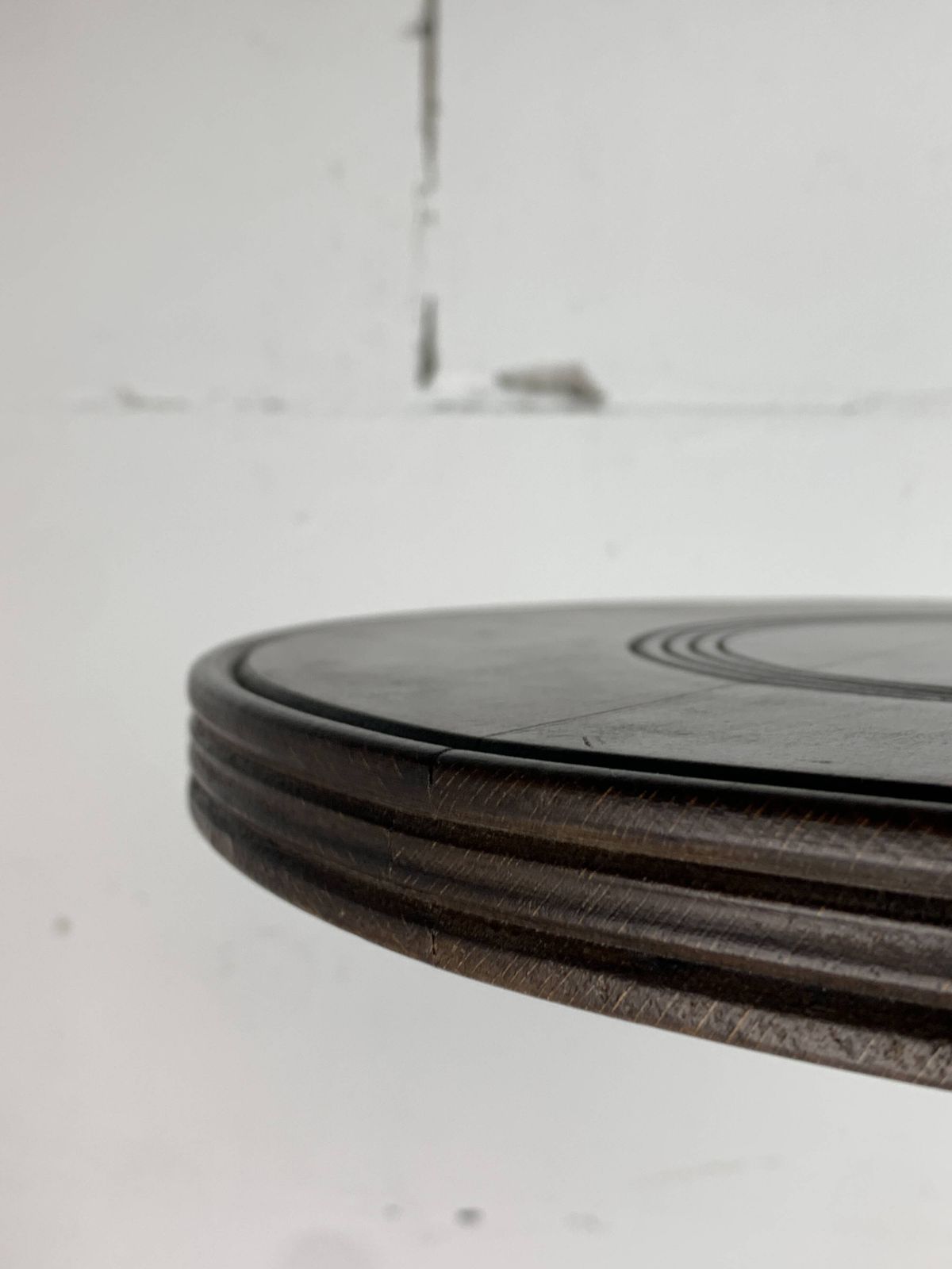 photo for sale Table d'appoint mid-century brutaliste en bois à pieds tournés, dans le style de Charles Dudouyt