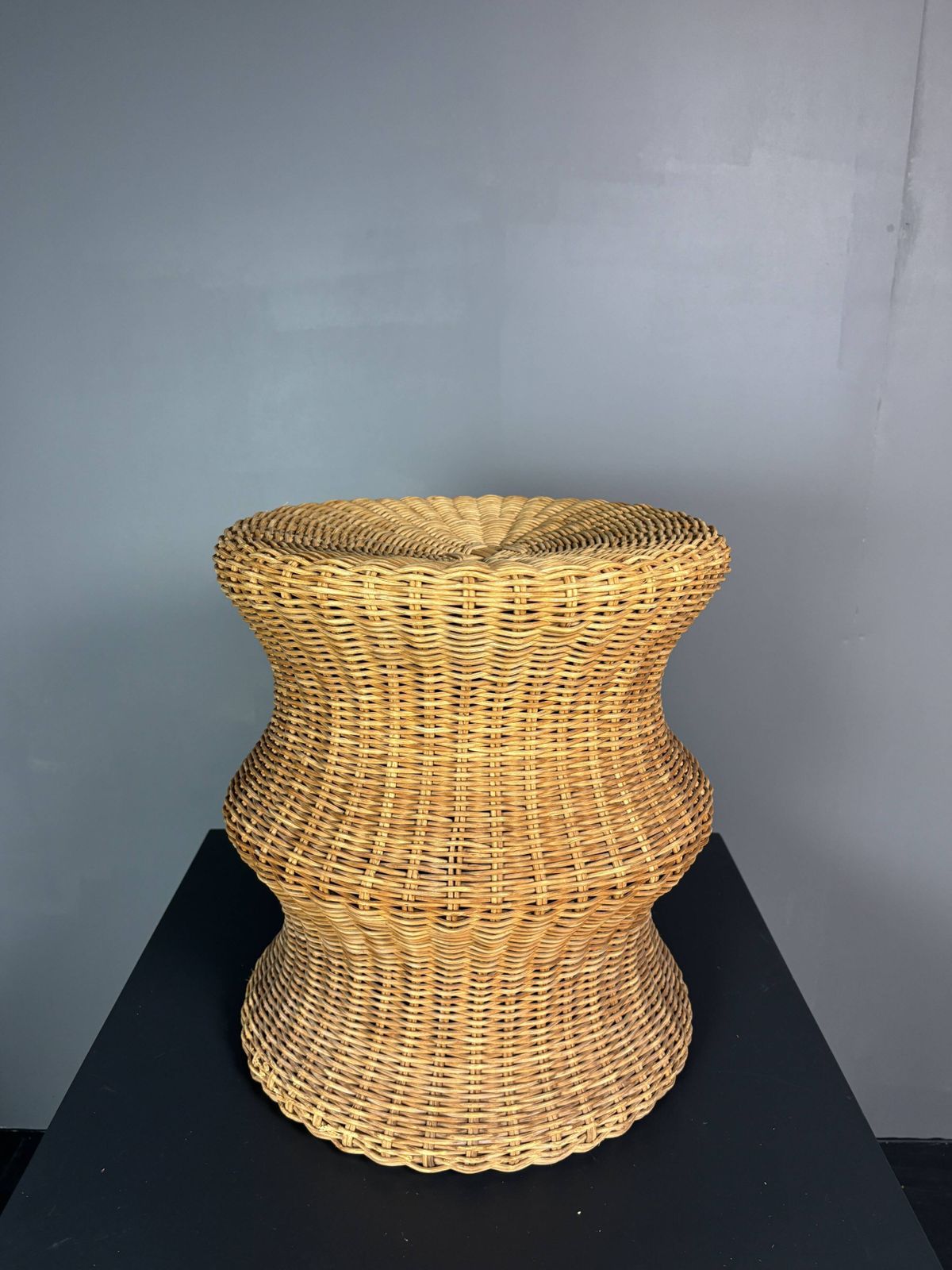 photo furniture Tabouret en rotin Juttu Artek, par Eero Aarnio, Finlande, années 1960