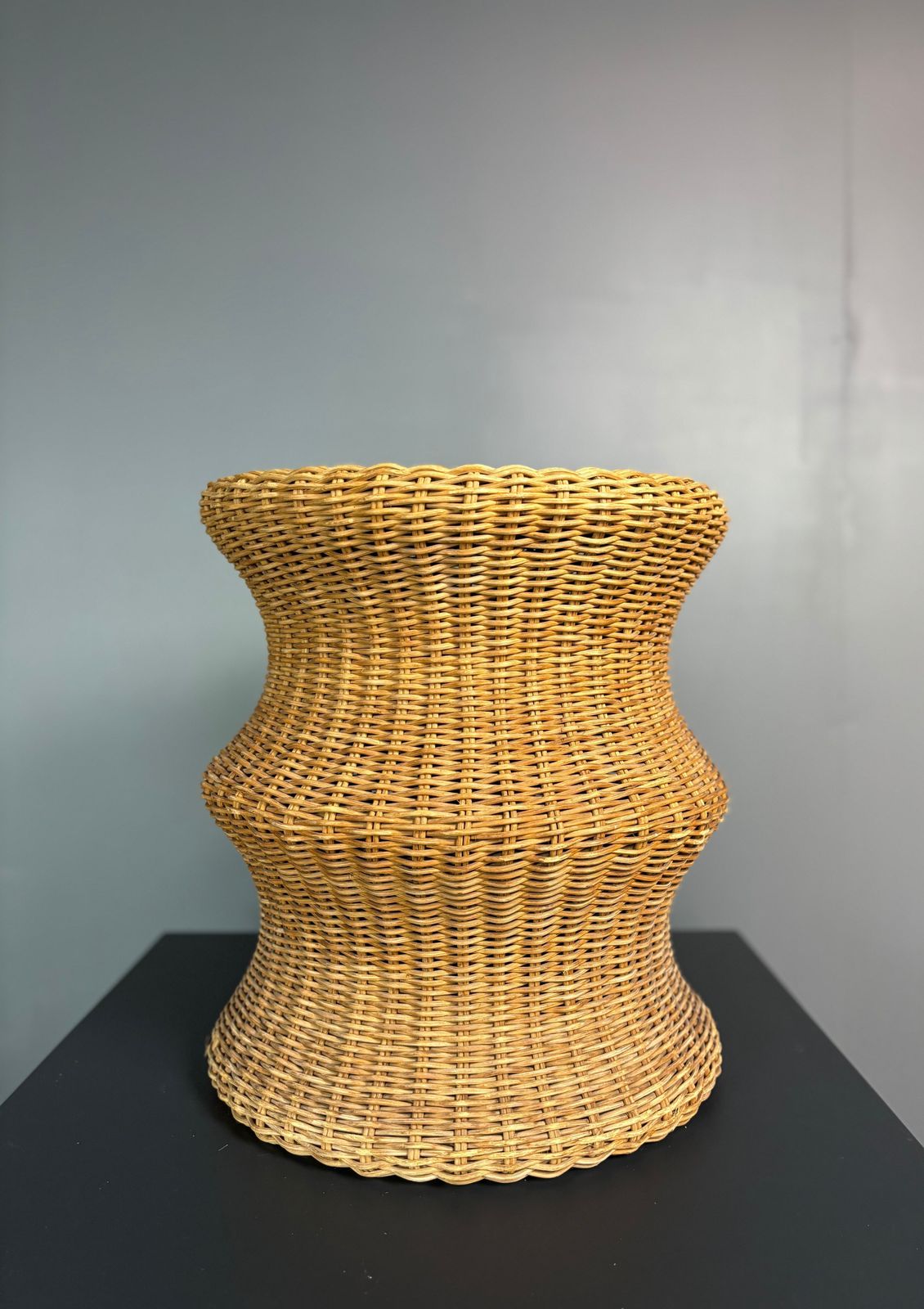 photo vintage Rattan Juttu Mushroom Stool By Eero Aarnio For Artek, Finland, 1960s