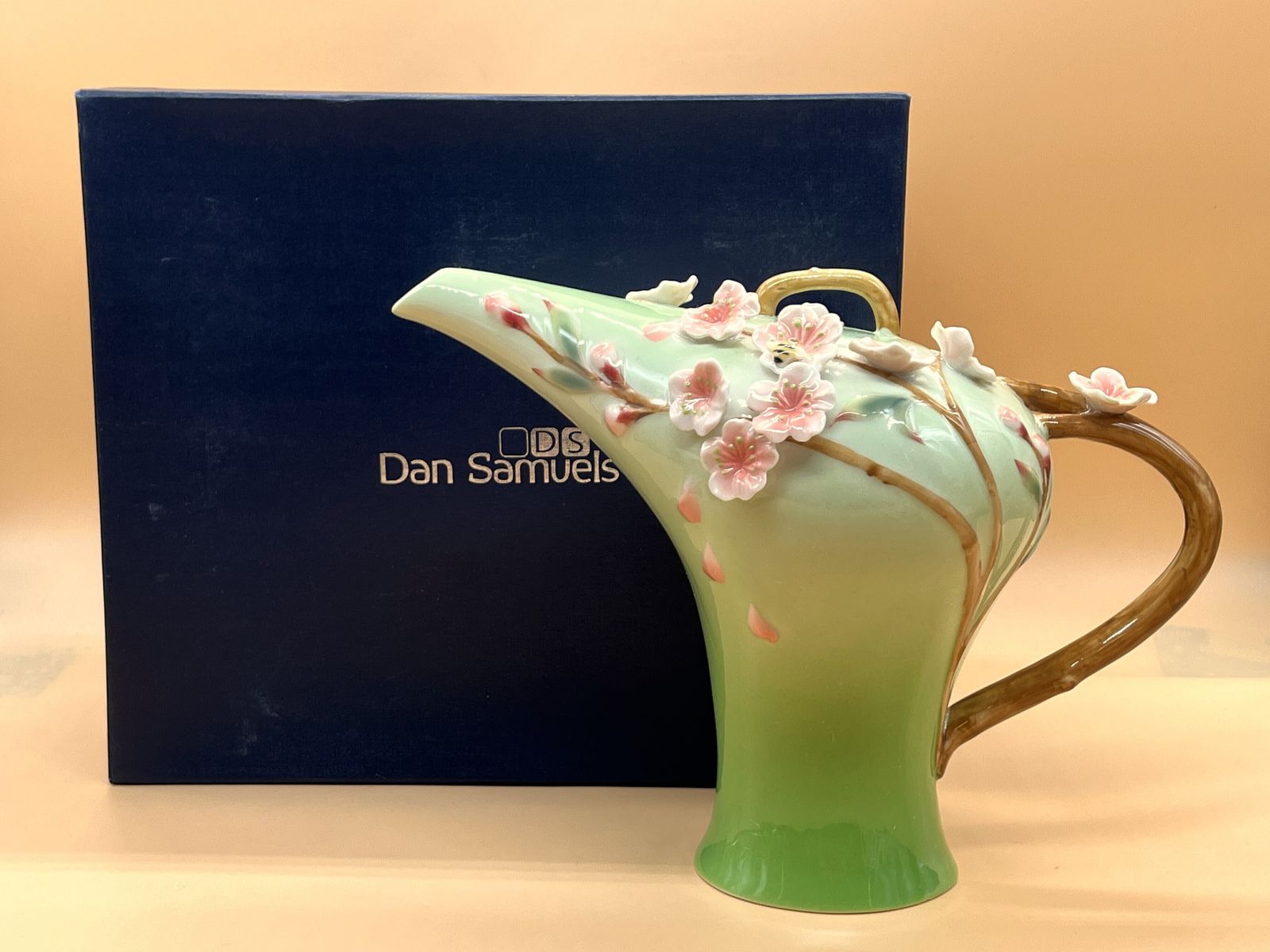 Dan Samuels Porcelain Australia Sakura Cherry Blossom Design Tea Pot In Original Box.