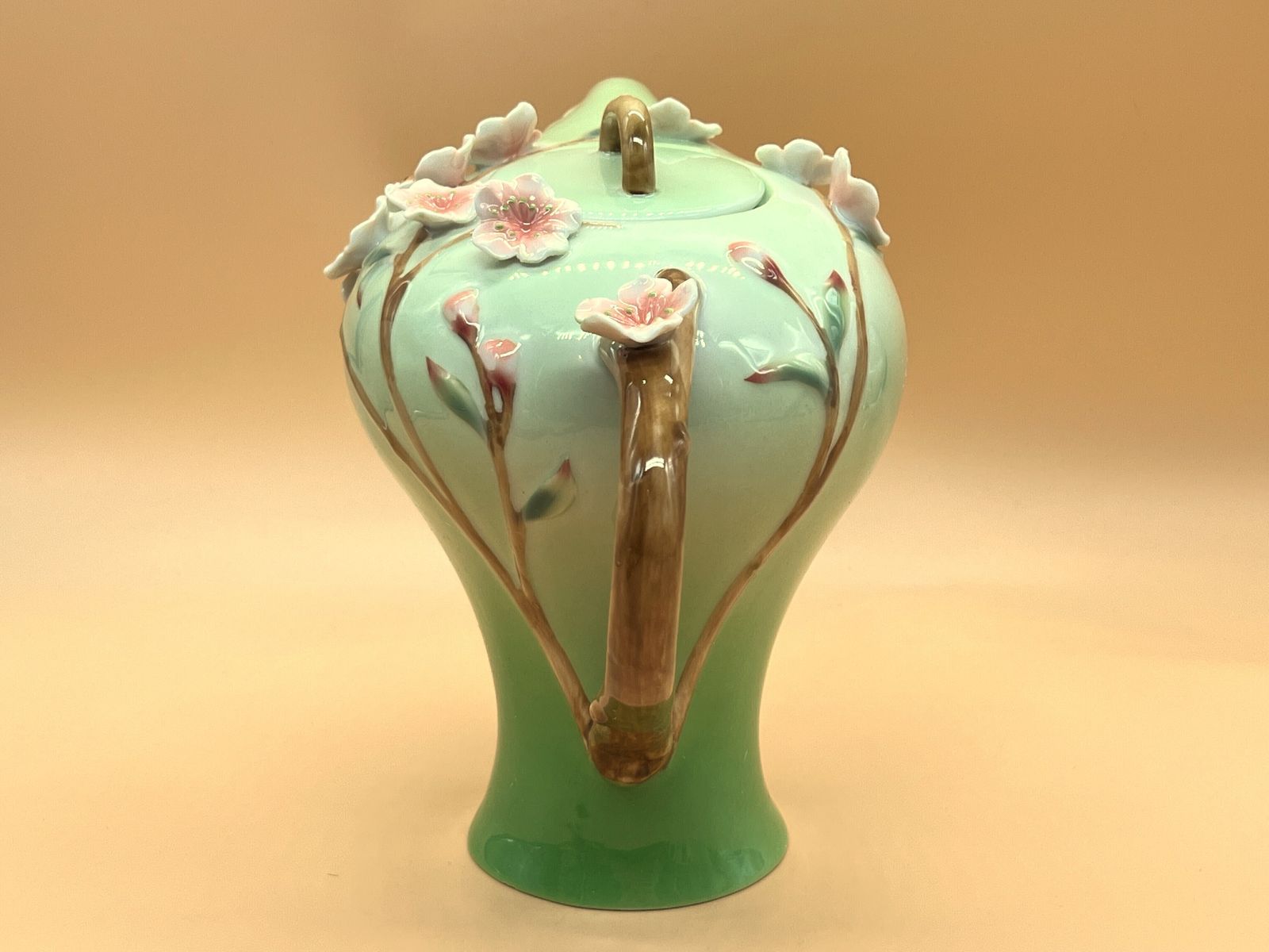 photo furniture Dan Samuels Porcelain Australia Sakura Cherry Blossom Design Tea Pot In Original Box.