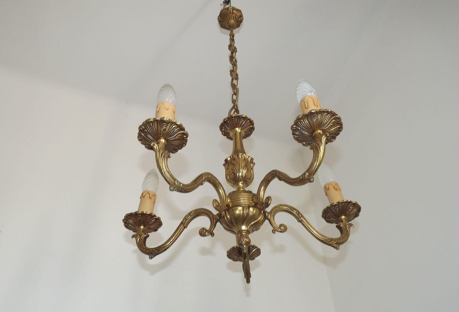 Franse bronzen kroonluchter – Traditionele mid-century stijl, 5 lichtpunten