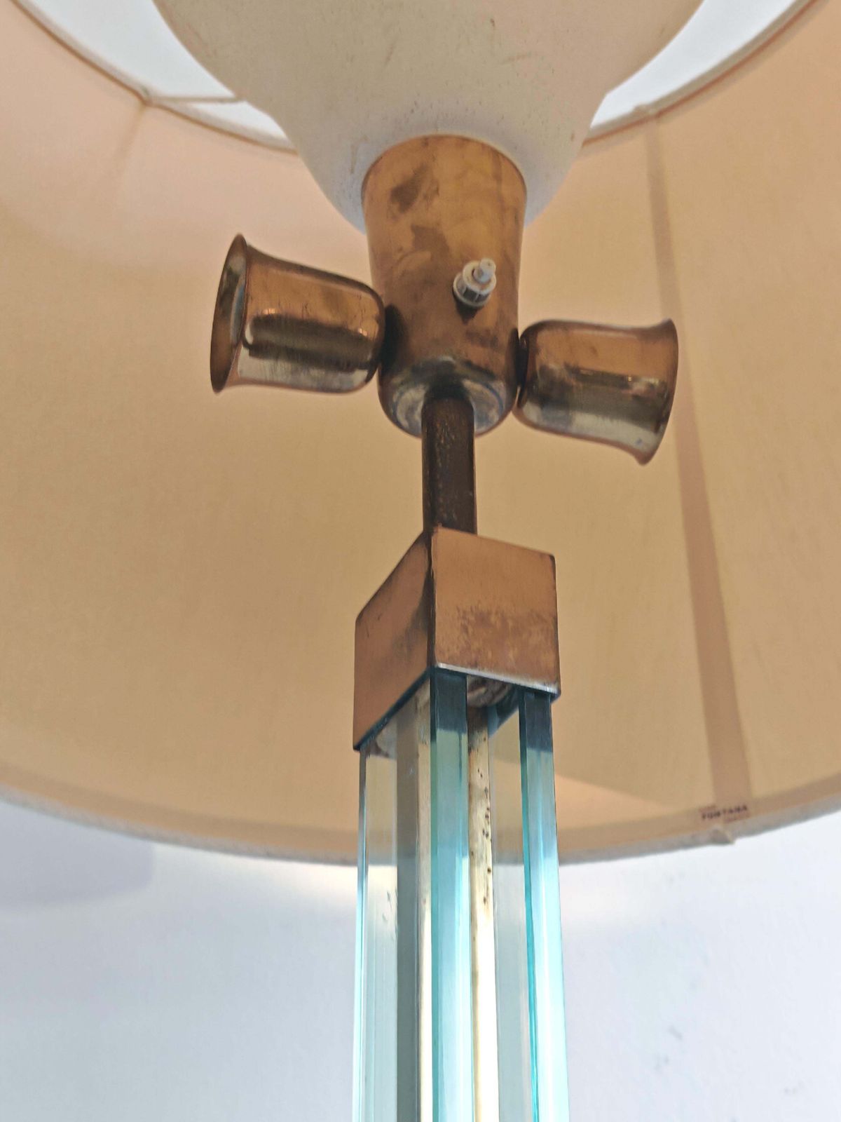 photo vintage Mid-Century Modern Vloerlamp in Glas en Messing, toegeschreven aan Fontana Arte