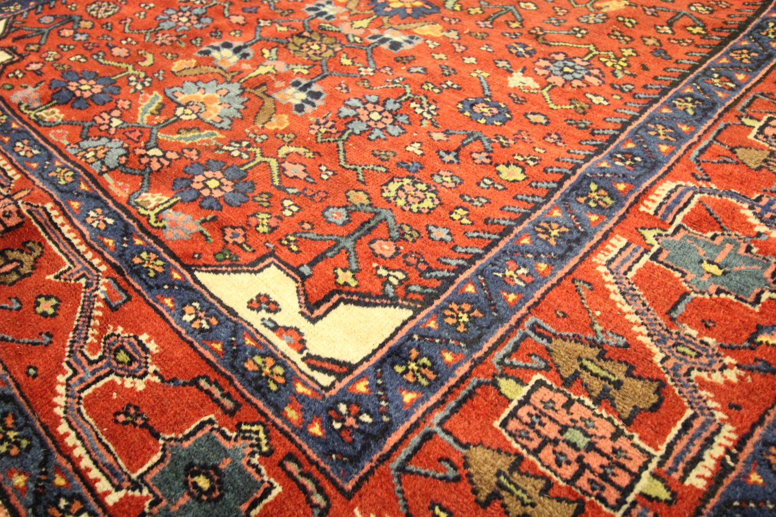 Traditioneel Oosters tapijt, roestkleurig antiek vloerkleed, handgeweven wollen tapijt photo 3460.0