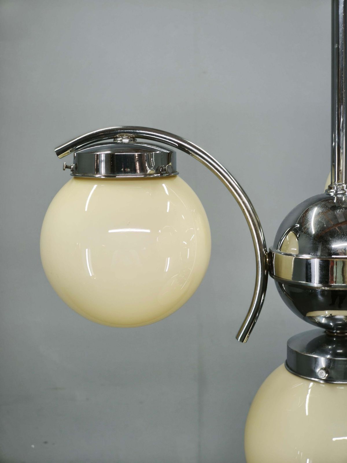 photo furniture Art Deco Champagneglazen Kroonluchter, Tsjecho-Slowakije jaren 1930