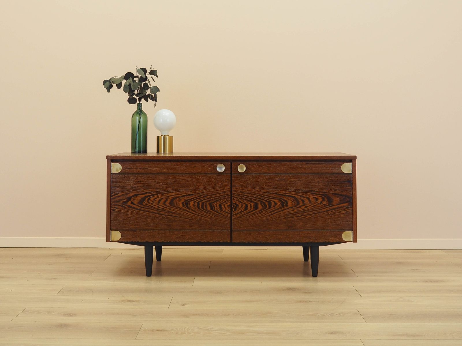 Eikenhouten kast, Deens design, jaren 1970, gemaakt in Denemarken photo for sale