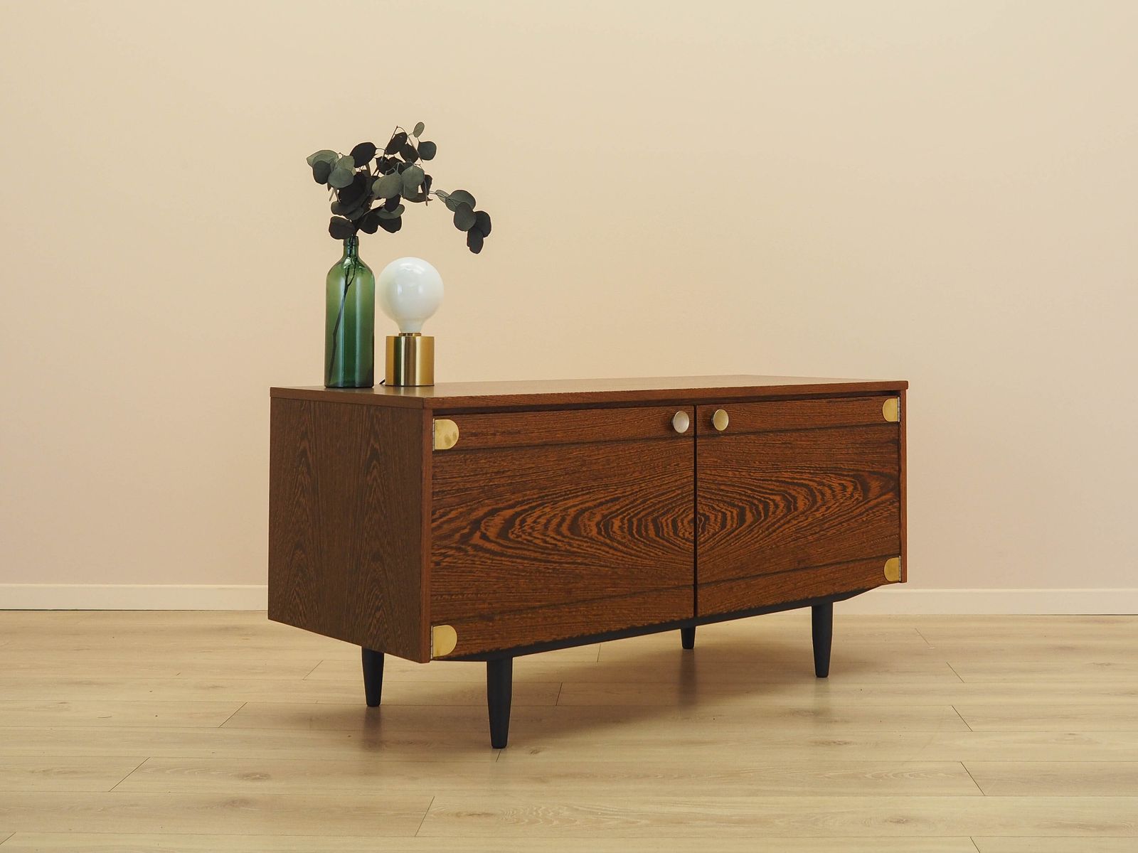Eikenhouten kast, Deens design, jaren 1970, gemaakt in Denemarken photo vinterior
