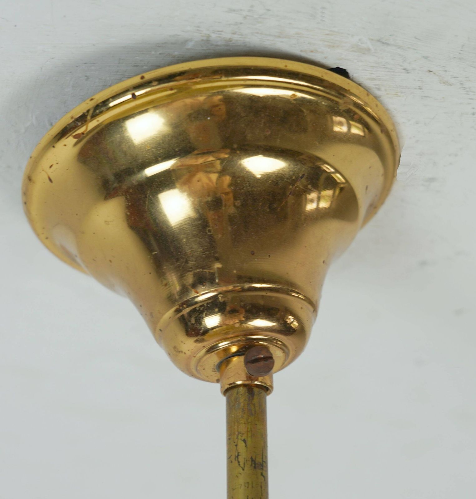 photo for sale Moderne cocoonvormige hanglamp uit de mid-century periode, jaren 1970