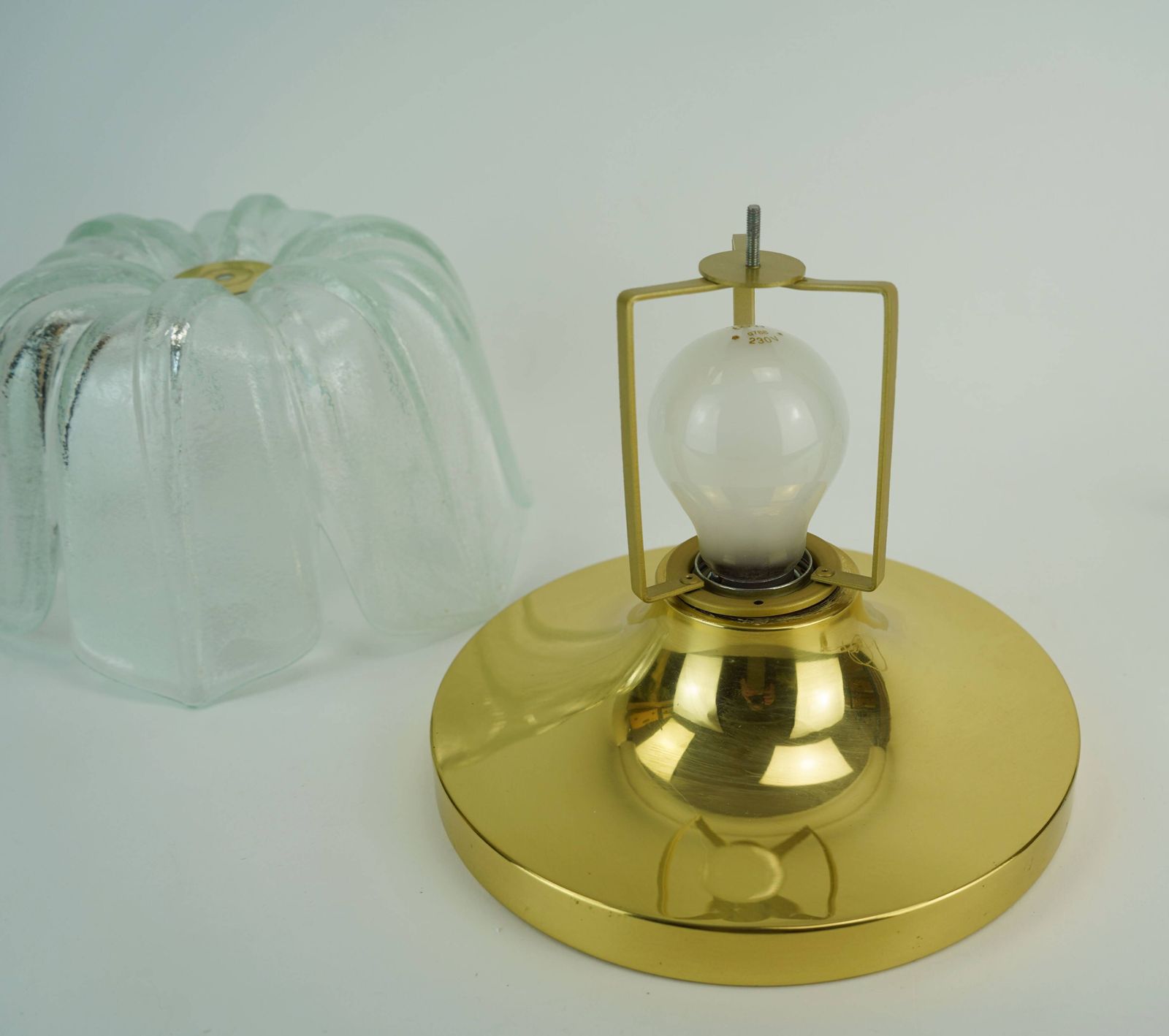 photo for sale Limburg Plafondlamp Model A475 3031 Bloemvormige Glazen Kap En Messing 70s