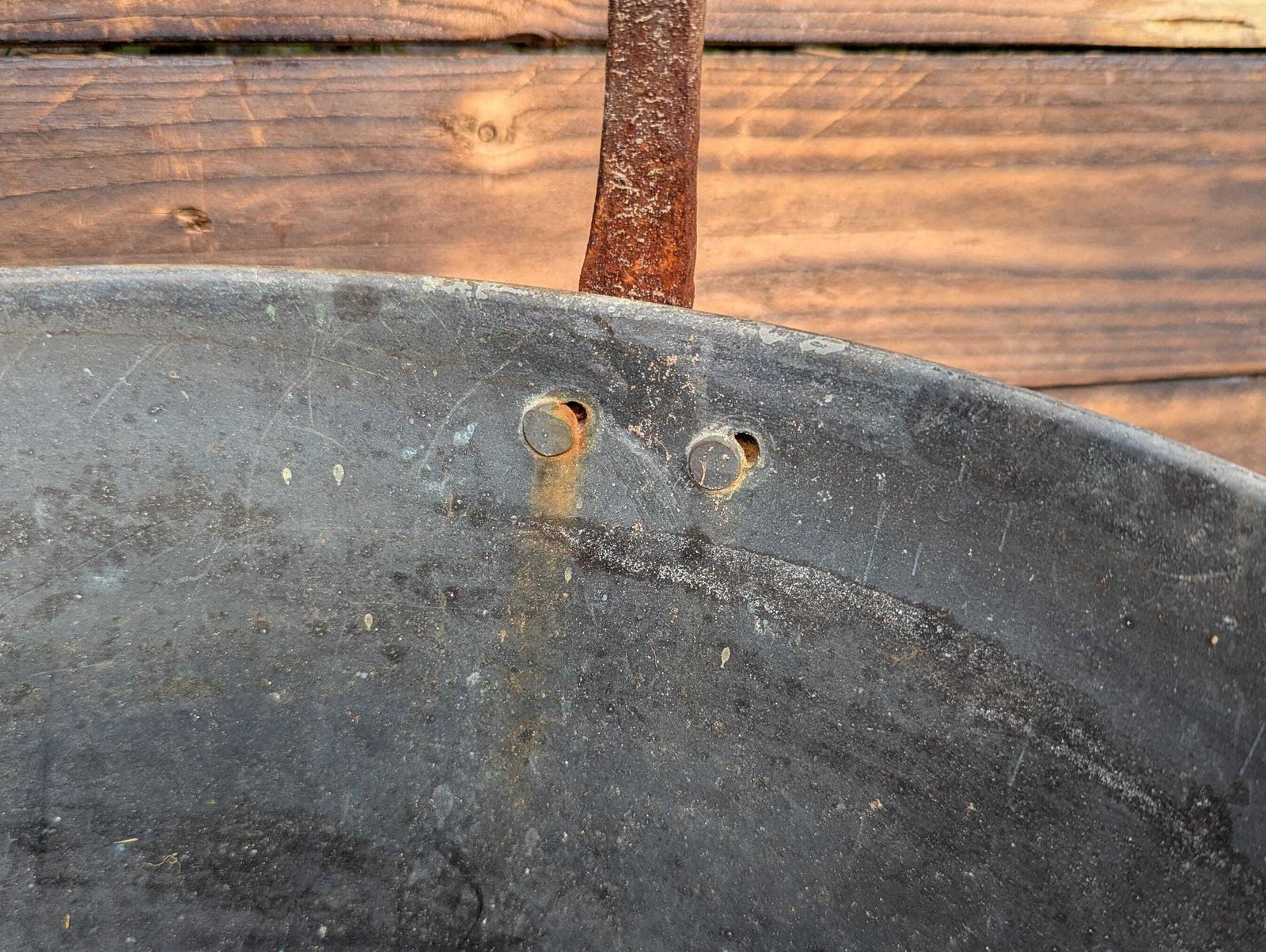 photo for sale Grand pot d'époque en fonte, cache-pot