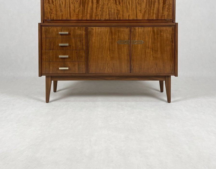 Mid-Century Modern Hongaarse Barkast photo for sale