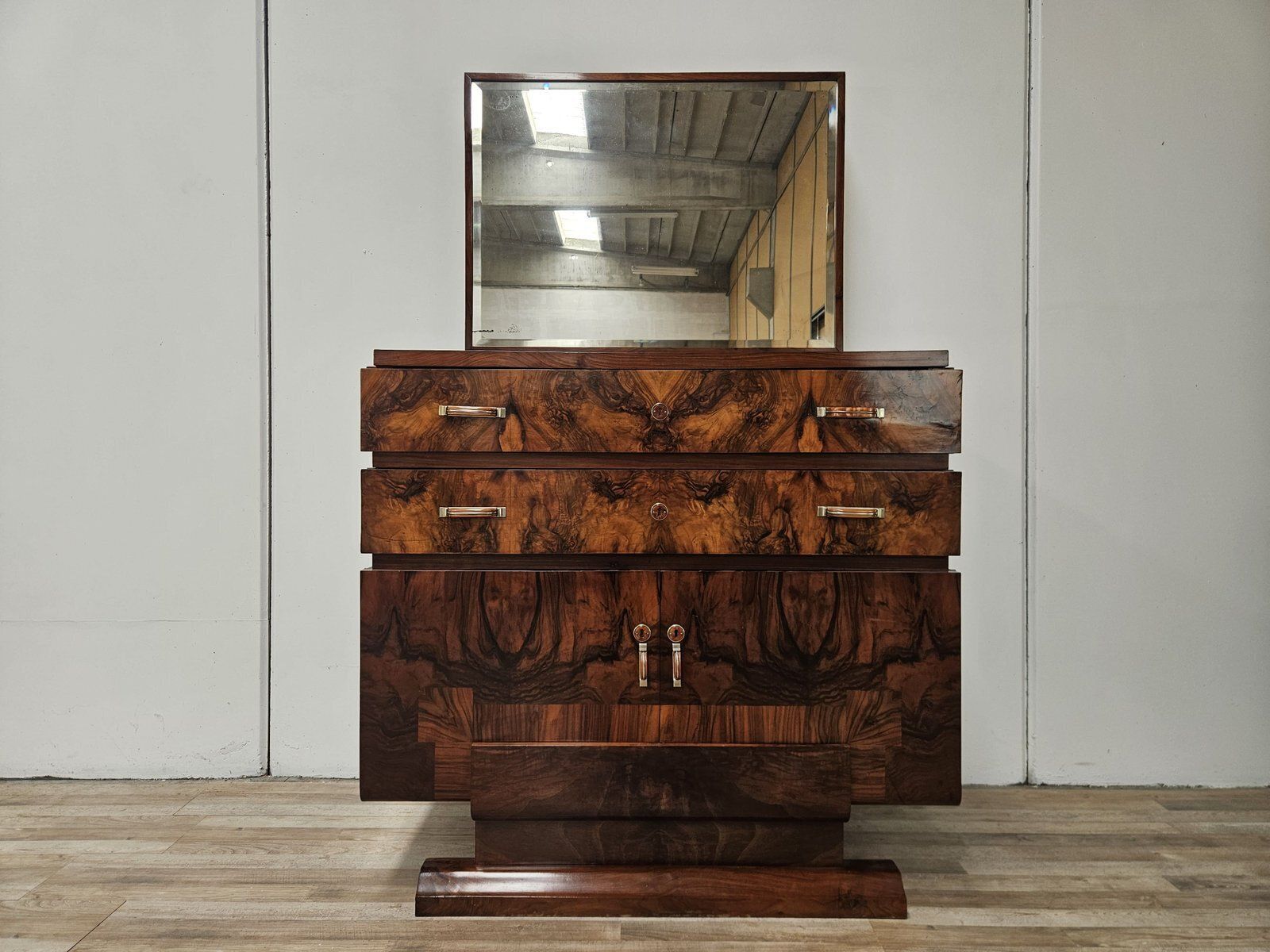 Buffet Art déco en loupe de noyer avec miroir, 1940