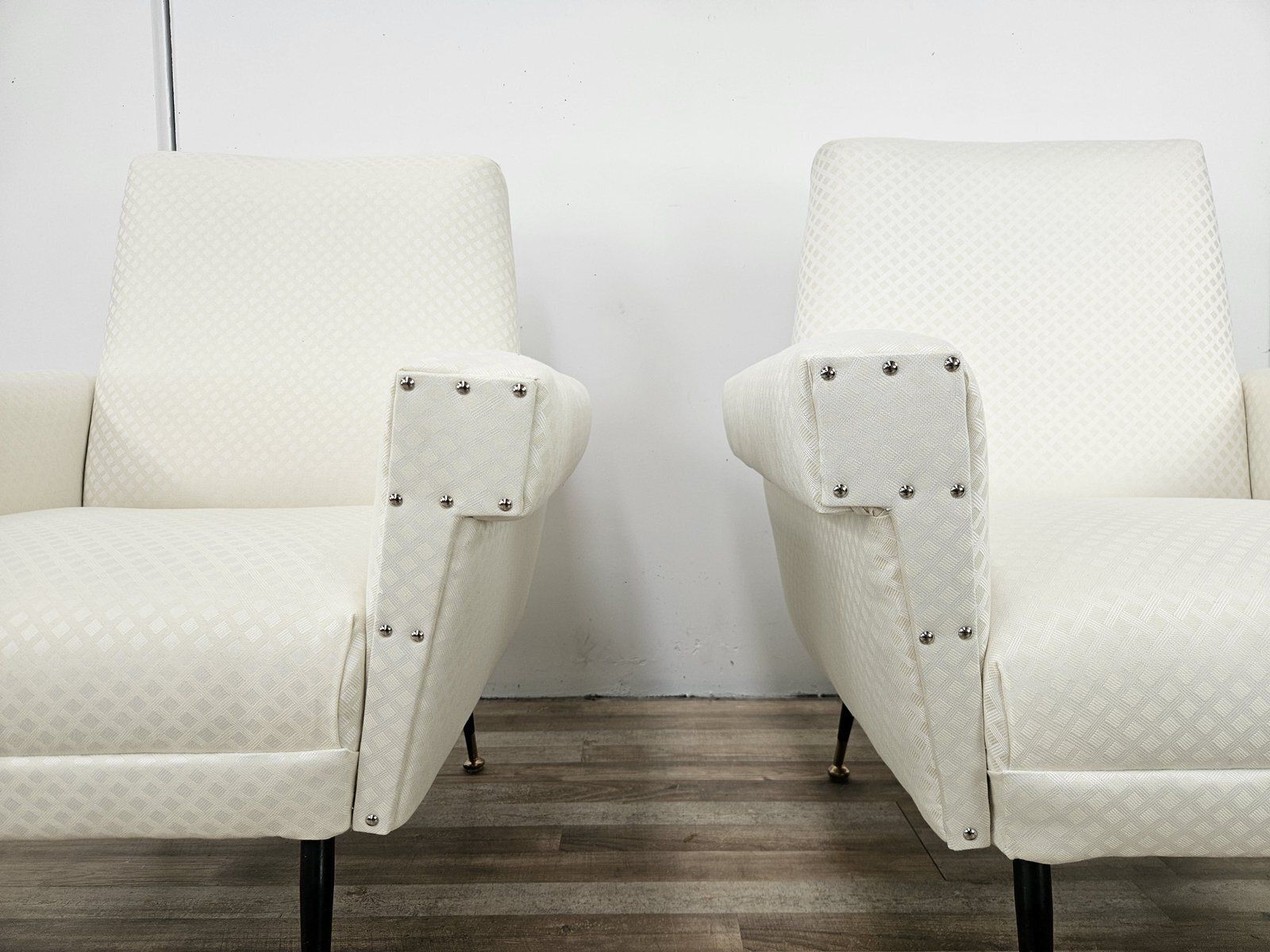 2008.0 Mid-Century Modern Italiaanse stoelen in crème stof met ijzeren poten, 1950, set van 2 photo