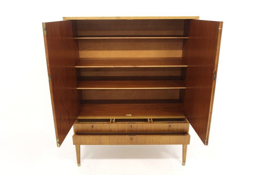 Armoire scandinave en chêne par Bertil Fridhagen pour Bodafors, Suède, années 1960 photo for sale