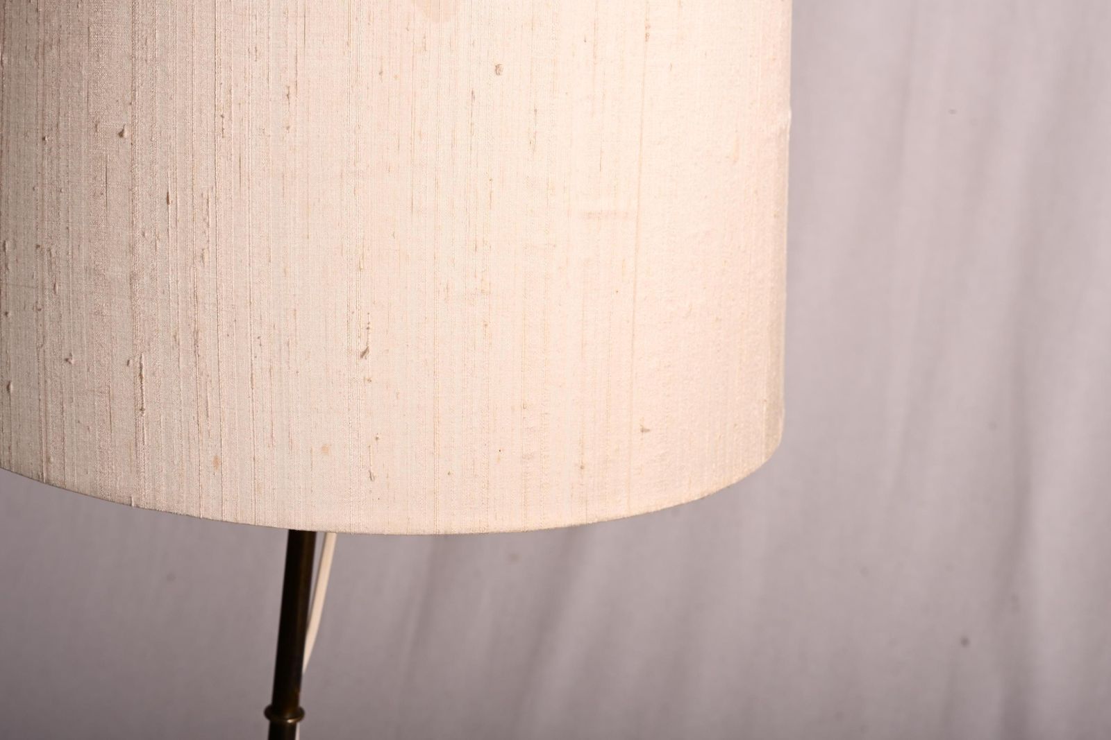 photo vinterior Hans Agne Jakobsson G 89, Floor Lamp With A Silk Shade