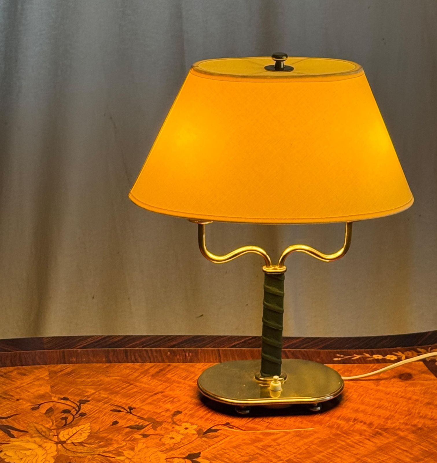 photo furniture Table Lamp 2388 By Josef Frank, Brass Frame With Green Leather, Sweden