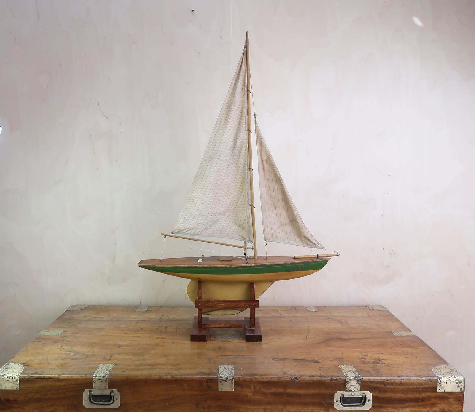 Vintage Iona Pond Yacht " Fame ". Scotland 1930's photo 1100.0