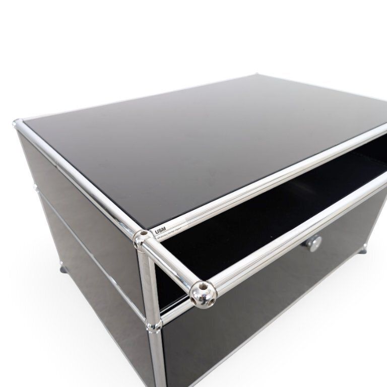 photo furniture Original Usm Haller Coffee Table, Fritz Haller Side Table, Metal