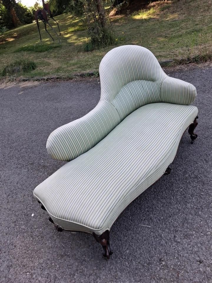 Antique Victorian Reupholstered Chaise Longue photo vinterior