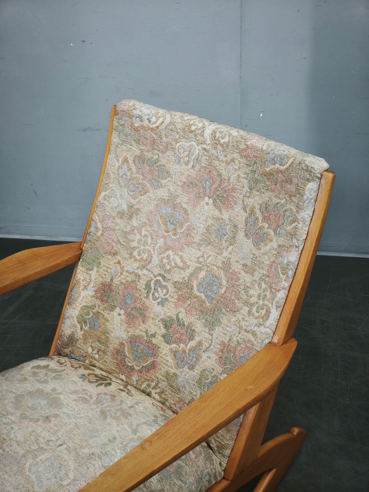 photo furniture Boomerang schommelstoel van Holger Georg Jensen, Denemarken, jaren 1960