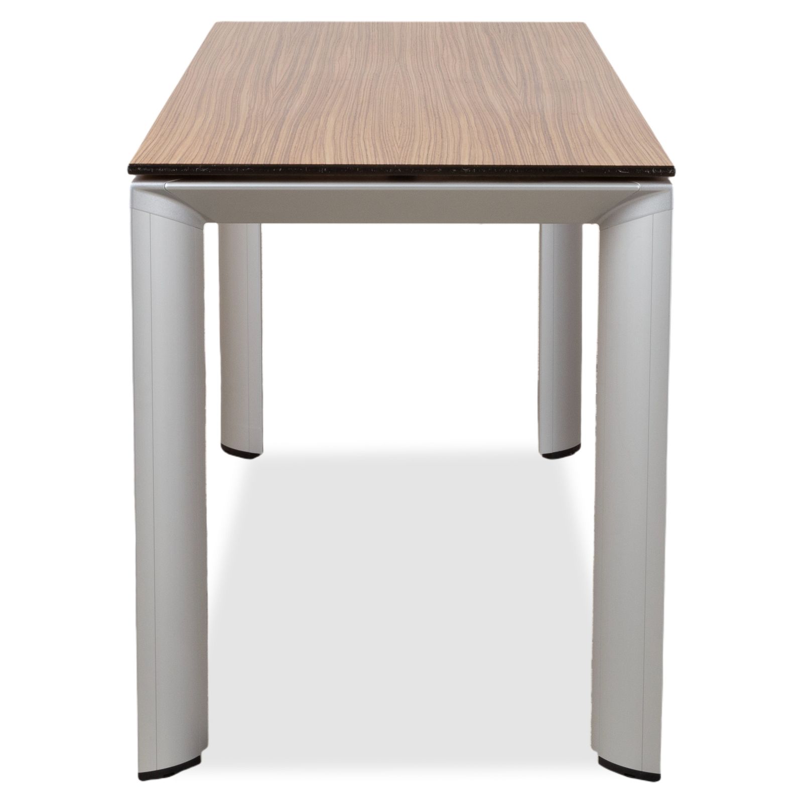photo furniture Bureau Bene AL Management en bois avec fonction électrique, par Kai Stania