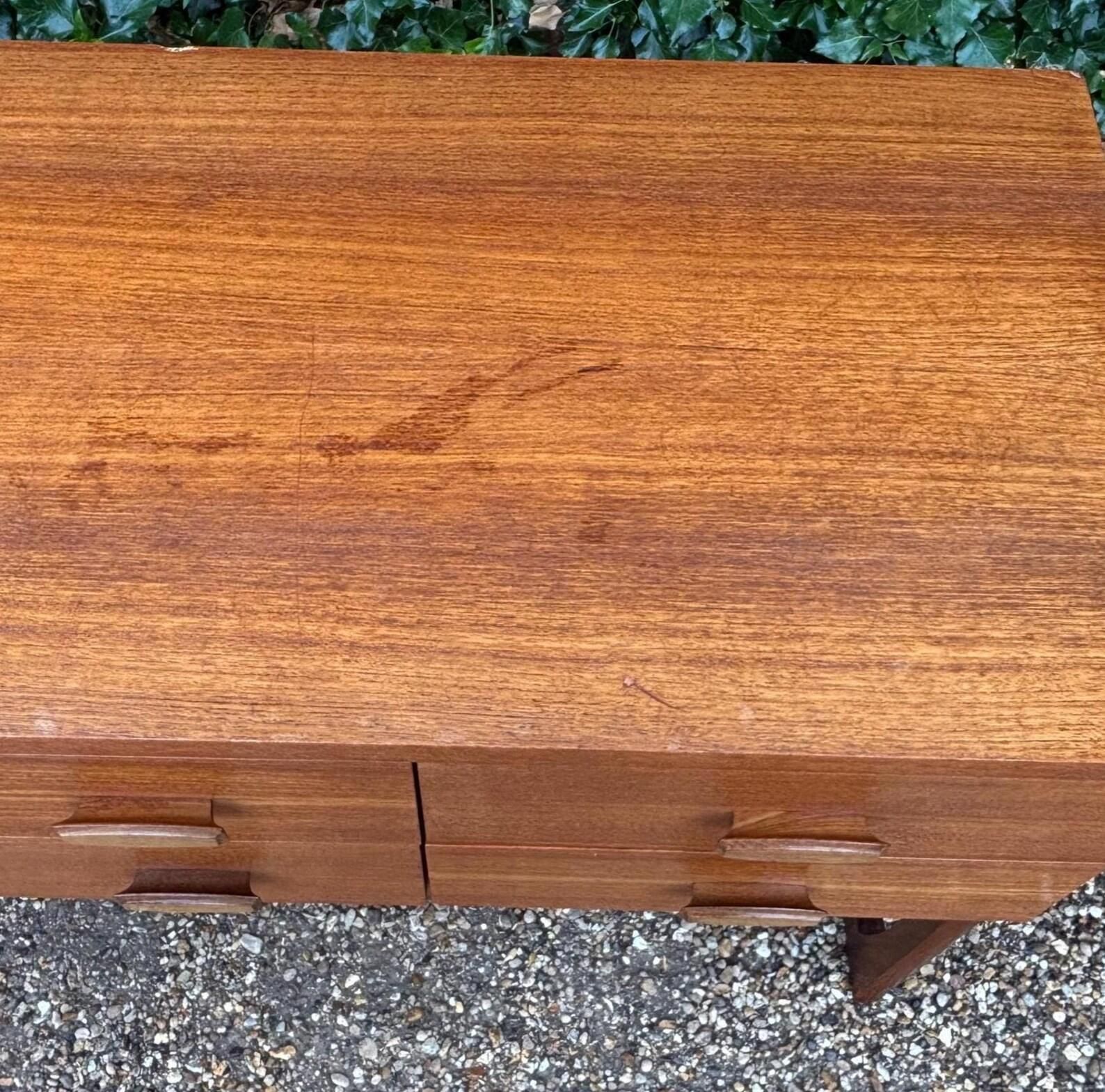 photo vintage G Plan Quadrille Sideboard/Chest Of Drawers