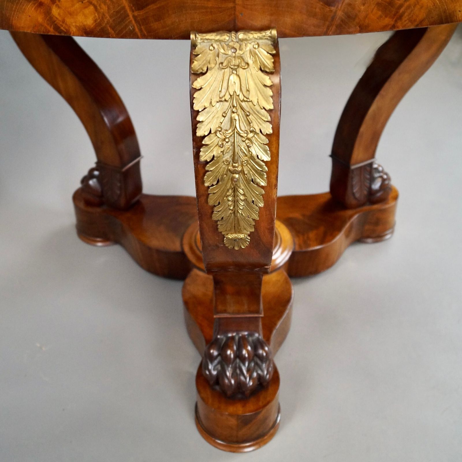Uitzonderlijk grote Empire Gueridon photo for sale