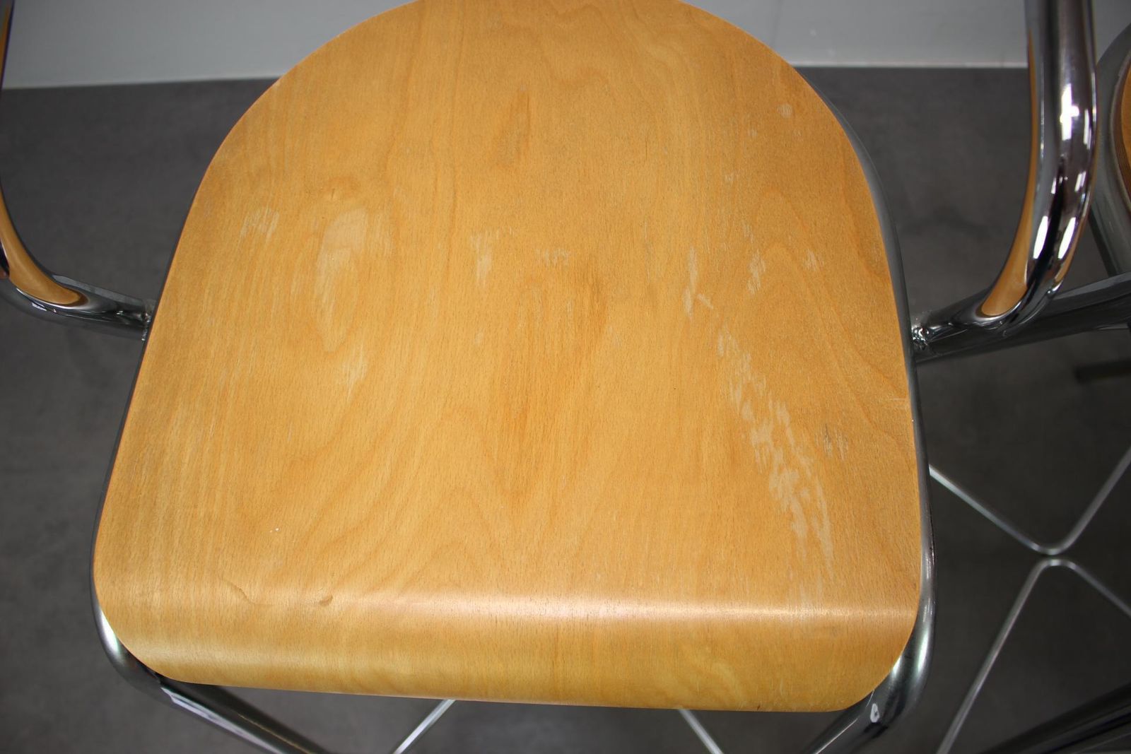 photo furniture Paire de tabourets de bar Kovonax chromés à assises en bois courbé, République tchèque, 1999