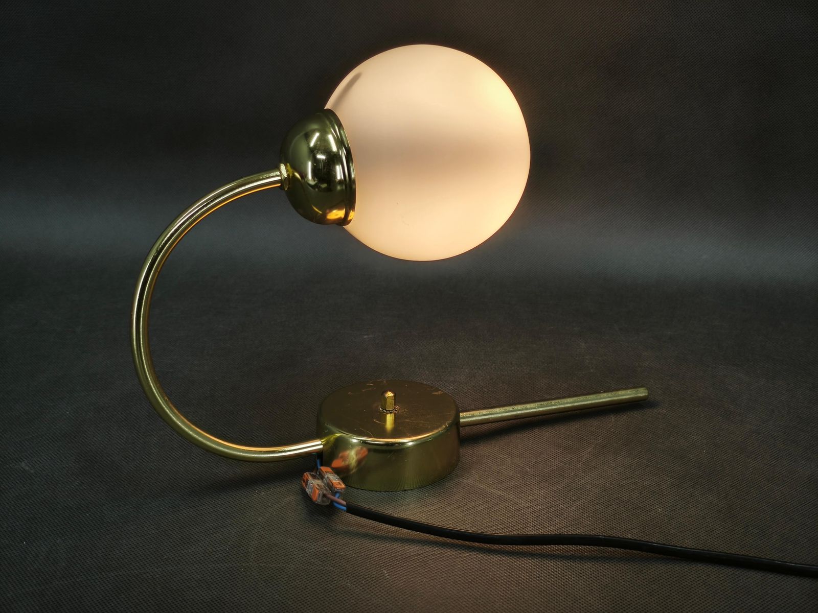 Verlichting Set van drie Kamenický Šenov wandlampen van messing en opaalwit glas photo