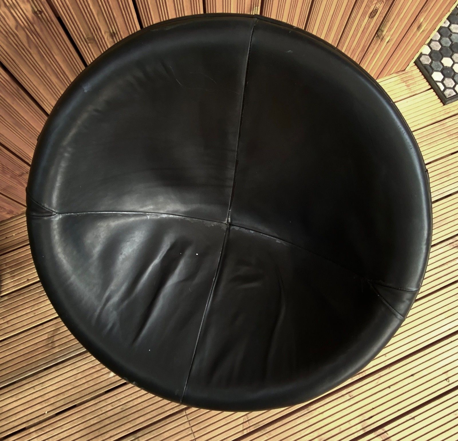 Black/White/Retro Swivel Pod / Egg Chair 1960  70s photo vintage