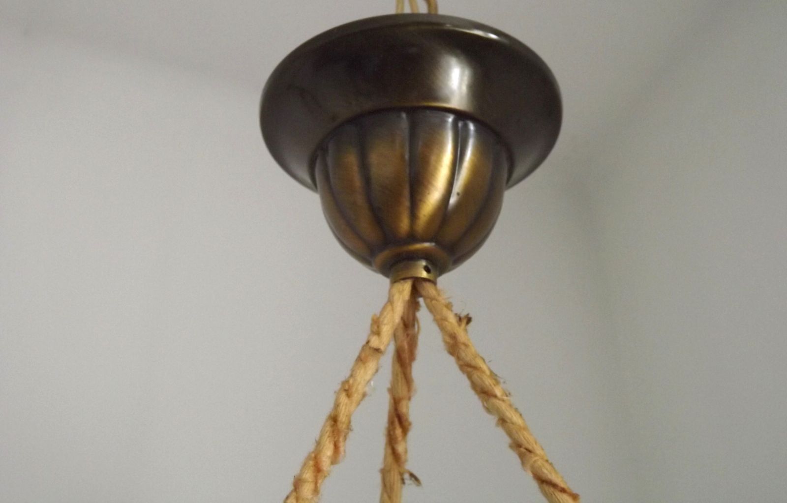 Luminaires Plafonnier Art déco français, motifs de roses et décor abstrait, par Degué, vers 1930 photo