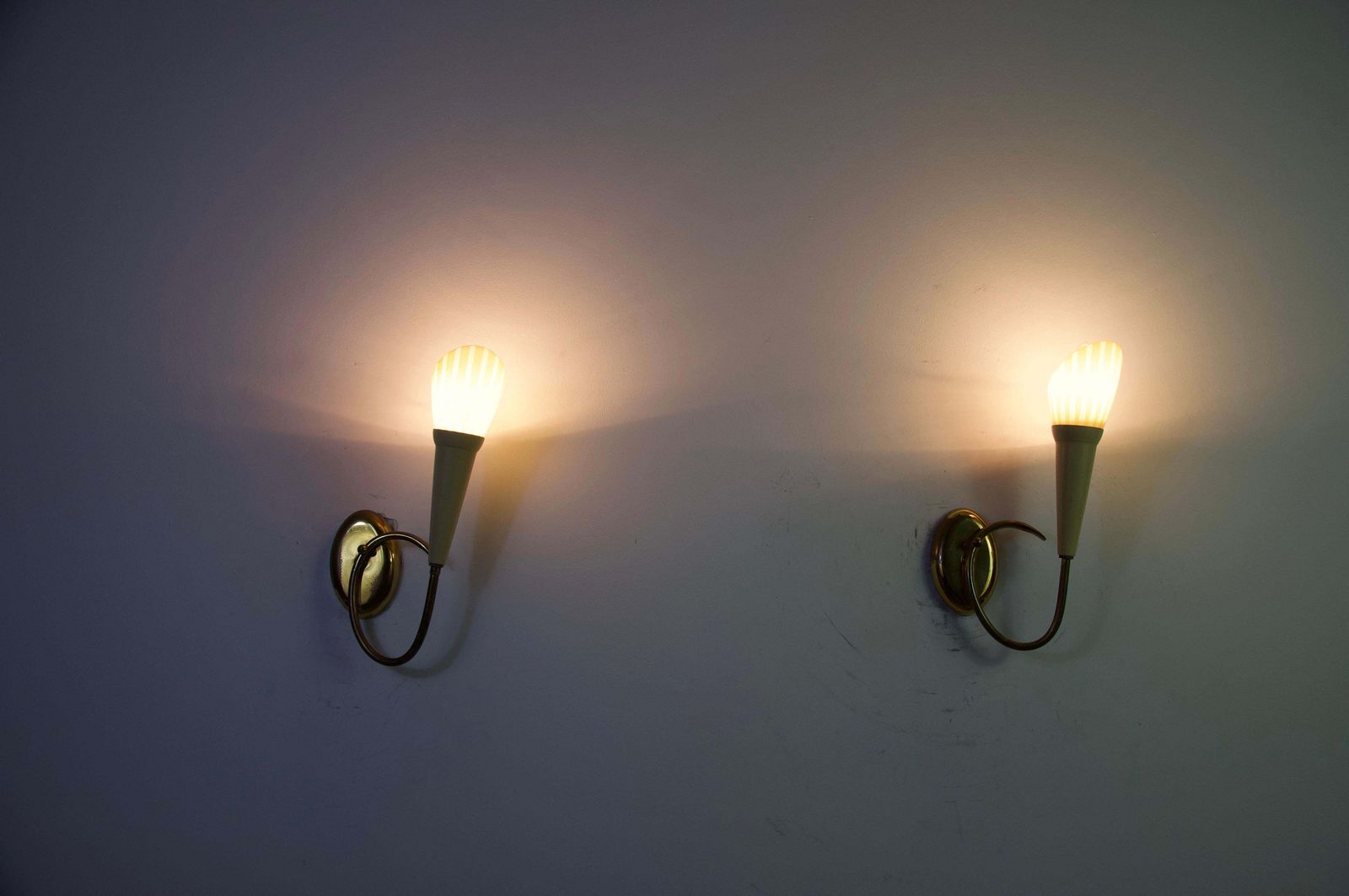 photo for sale Mid-Century Modern paar Sputnik wandlampen, jaren 1960, Duitsland